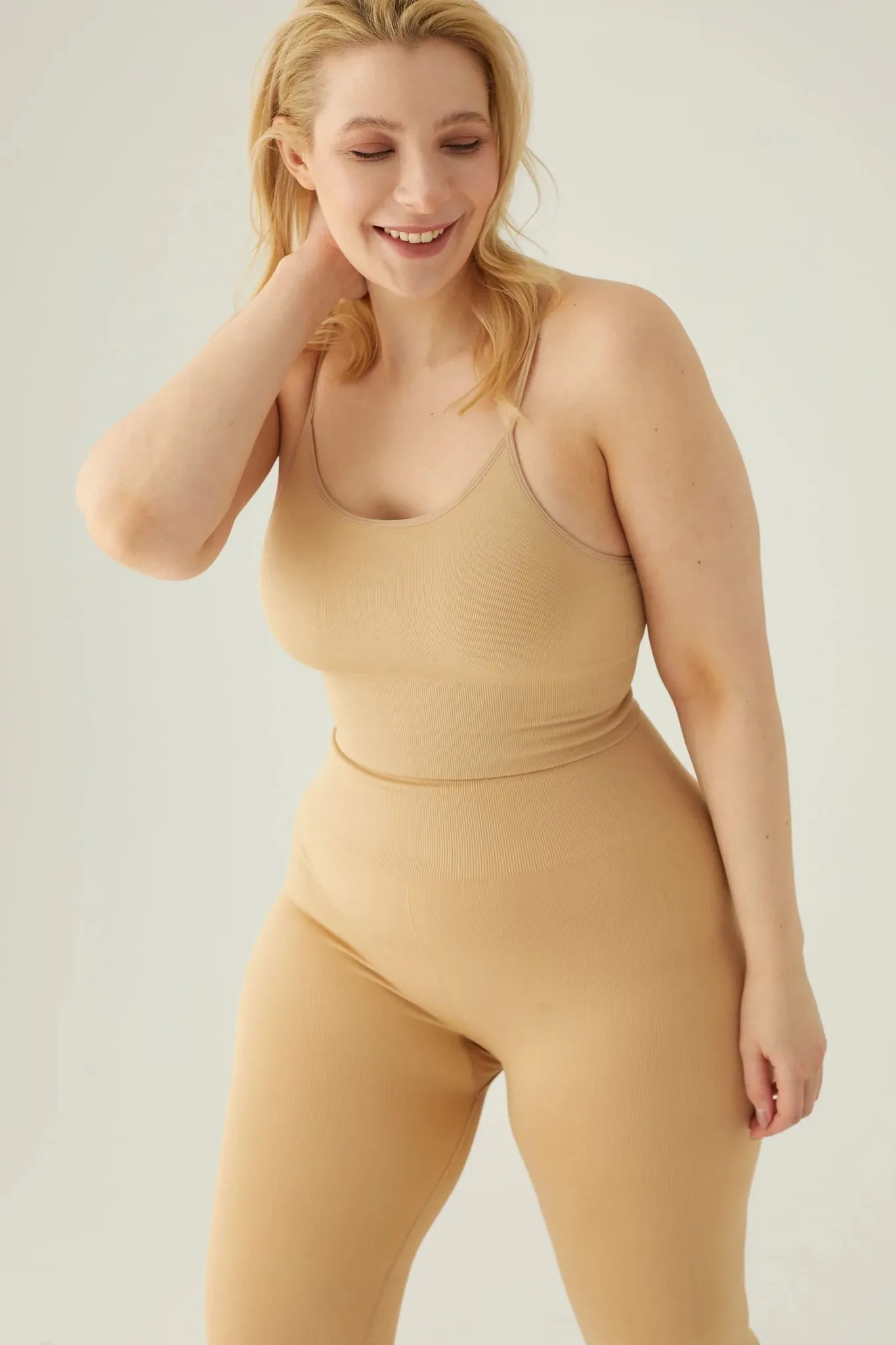Form & Grace Seamless Leggings With Wide Waistband Latte