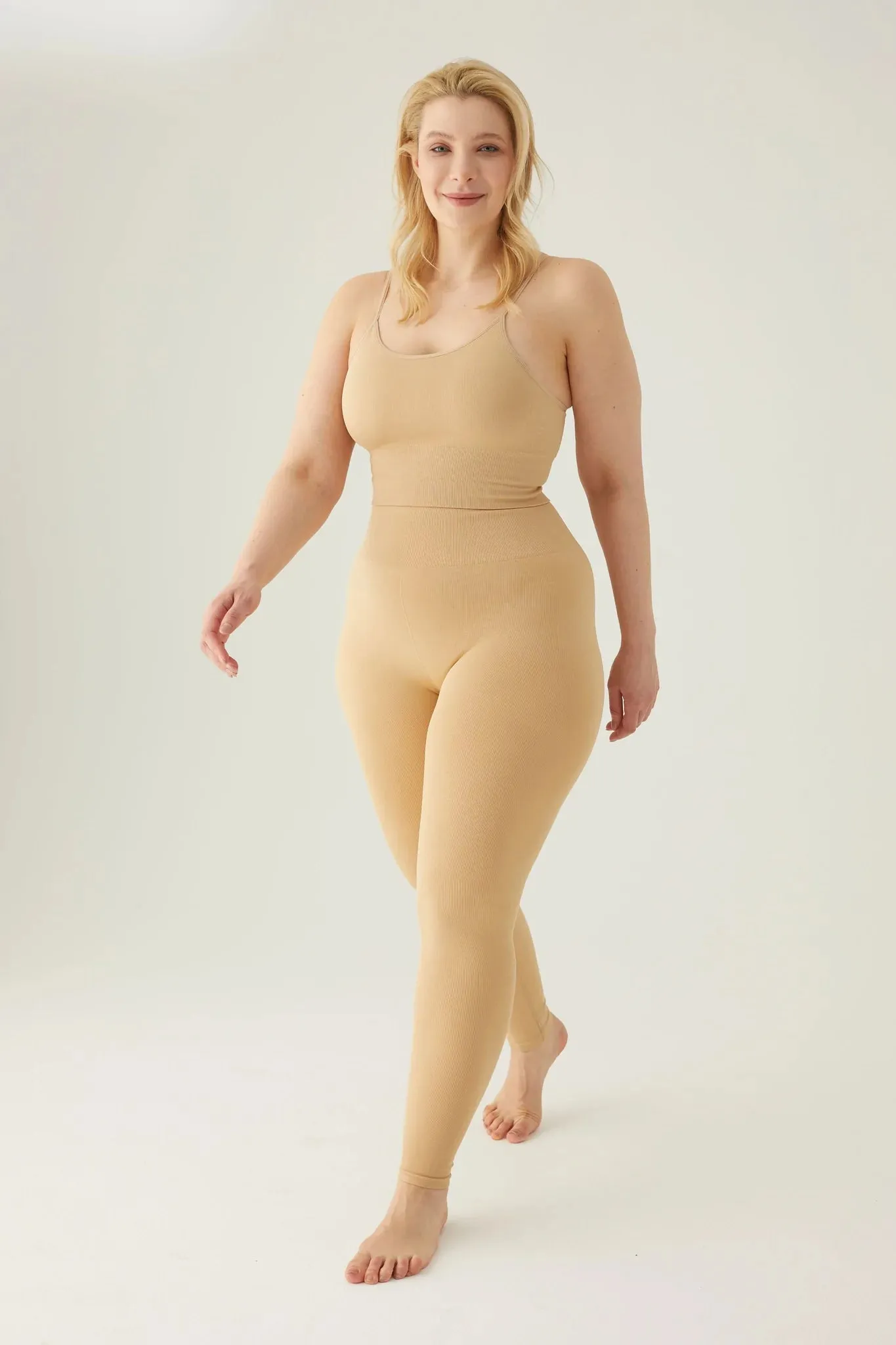Form & Grace Seamless Leggings With Wide Waistband Latte