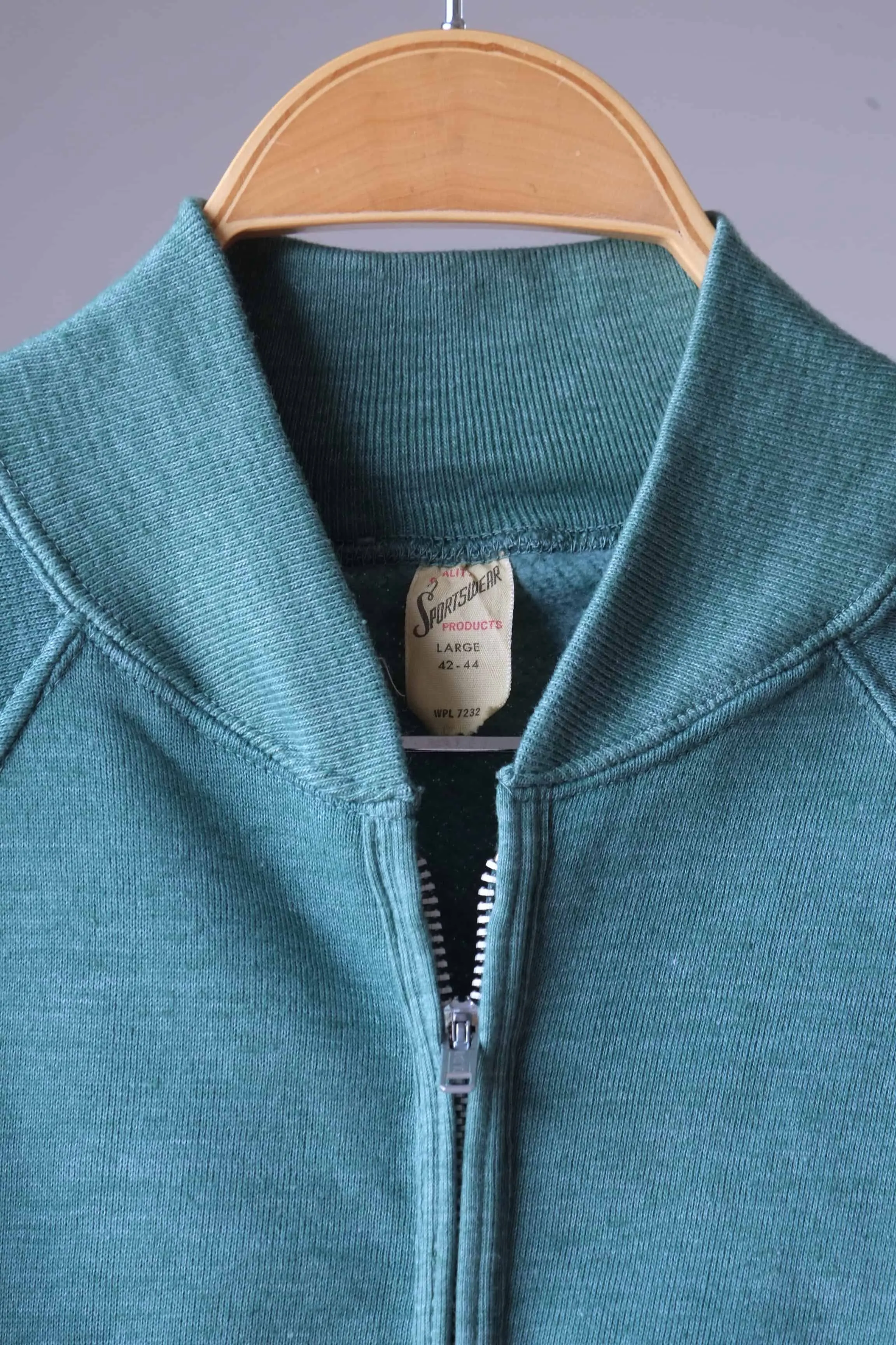 QUALITY SPORSTWEAR Zipper Sweatshirt