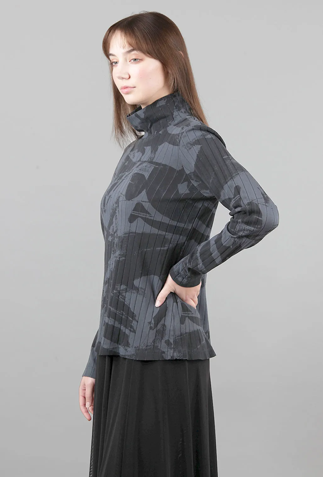 Ribbed Print Funnel Top, Gray